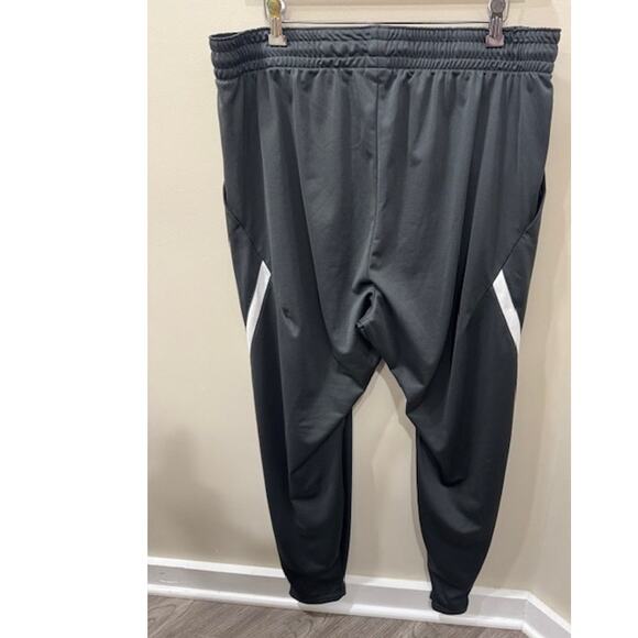 Nike Air Jordan Pants - Picture 2 of 2